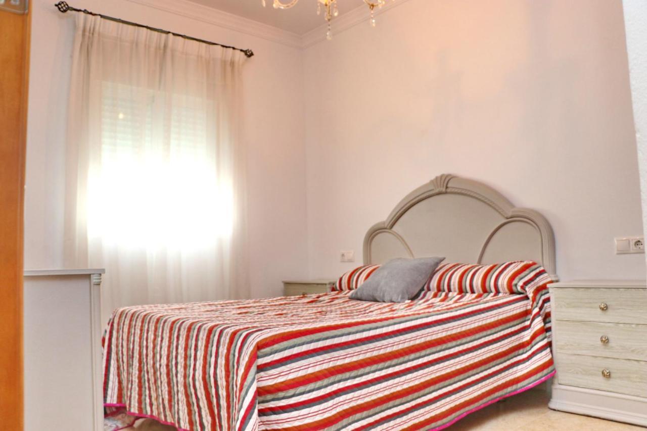 Apartamento Cervantes โกนิล เด ลาฟรอนเตรา ภายนอก รูปภาพ